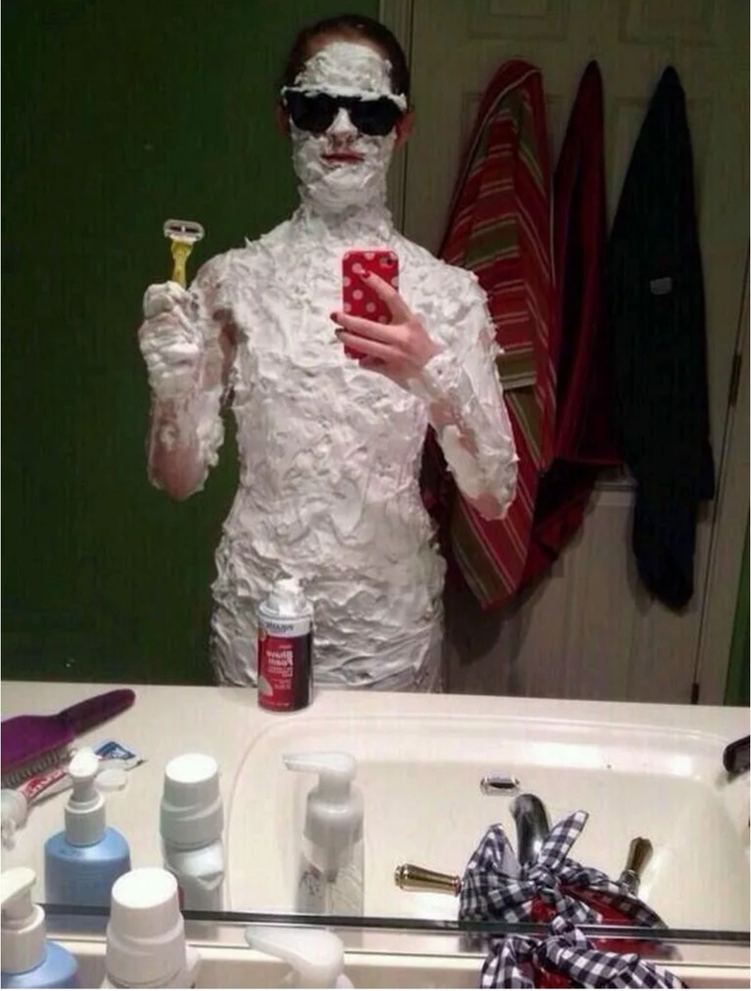 9228