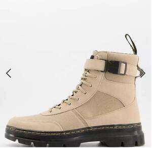 Бежевые ботинки Dr Martens Combs Tech